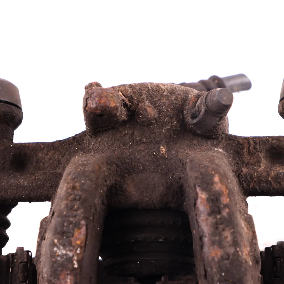 Bremssattelgehäuse Träger hinten rechts für Mercedes W447 mit Teilenummer A4474200783 Mercedes W447 Bremssattelgehäuse Träger hinten rechts - SKU A4474200783 - Teilenummer A4474200783