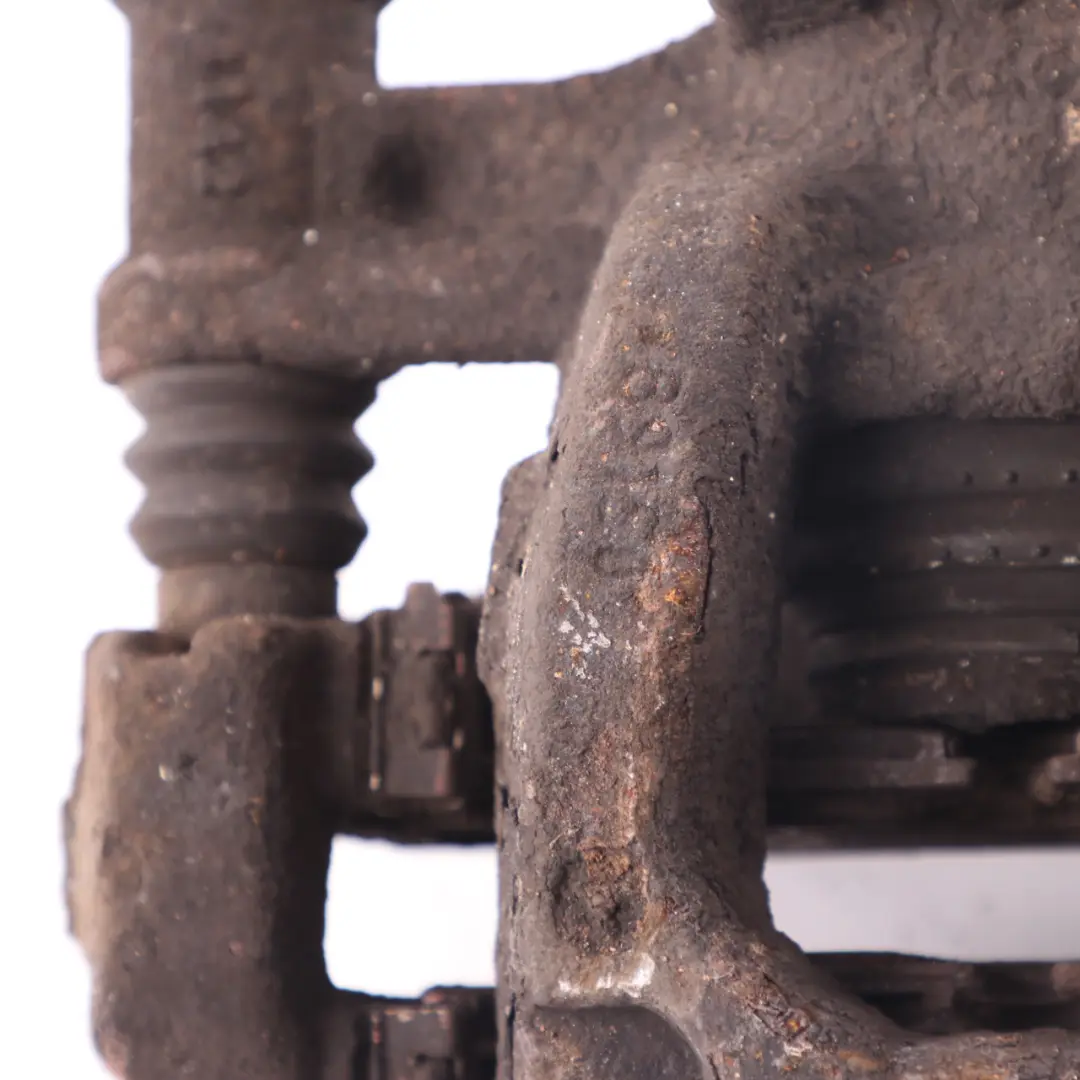 Bremssattelgehäuse Träger hinten rechts für Mercedes W447 mit Teilenummer A4474200783 Mercedes W447 Bremssattelgehäuse Träger hinten rechts - SKU A4474200783 - Teilenummer A4474200783