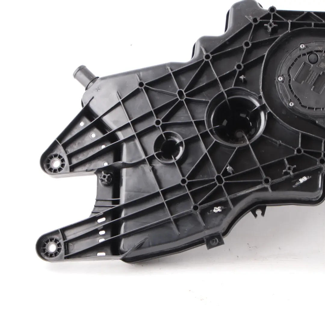 Réservoir d'additifs Mercedes W447 AdBlue BlueTec Diesel Tank pour à propos du numéro de pièce A4474707700 Réservoir d'additifs Mercedes W447 AdBlue BlueTec Diesel Tank - SKU A4474707700 - Numéro de pièce A4474707700