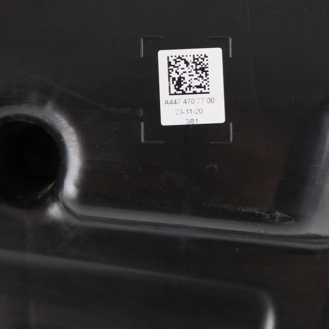 Réservoir d'additifs Mercedes W447 AdBlue BlueTec Diesel Tank pour à propos du numéro de pièce A4474707700 Réservoir d'additifs Mercedes W447 AdBlue BlueTec Diesel Tank - SKU A4474707700 - Numéro de pièce A4474707700