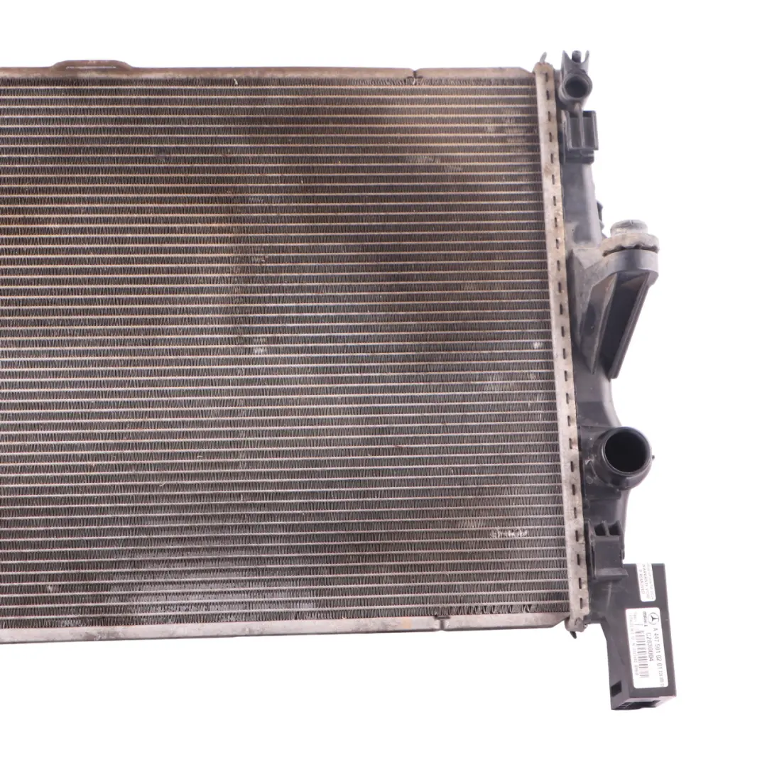 Raffreddamento Radiatore Motore Unità per Mercedes W447 con numero di parte A4475010201 Mercedes W447 Raffreddamento Radiatore Motore Unità - SKU A4475010201 - Numero di parte A4475010201