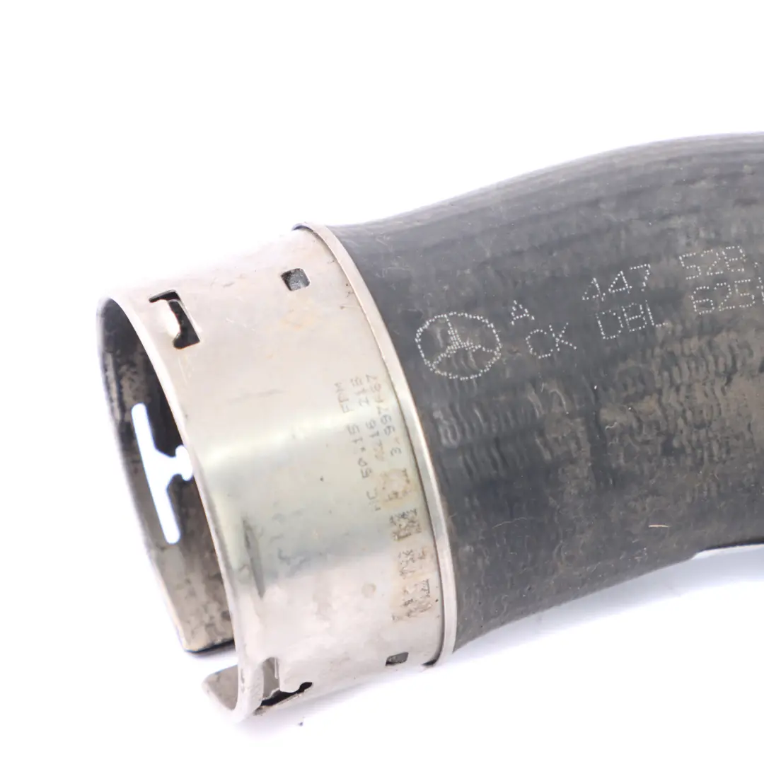 Schlauch Mercedes W447 OM651 Ladeluftkühler Schlauch Rechts für mit Teilenummer A4475280382 Schlauch Mercedes W447 OM651 Ladeluftkühler Schlauch Rechts - SKU A4475280382 - Teilenummer A4475280382
