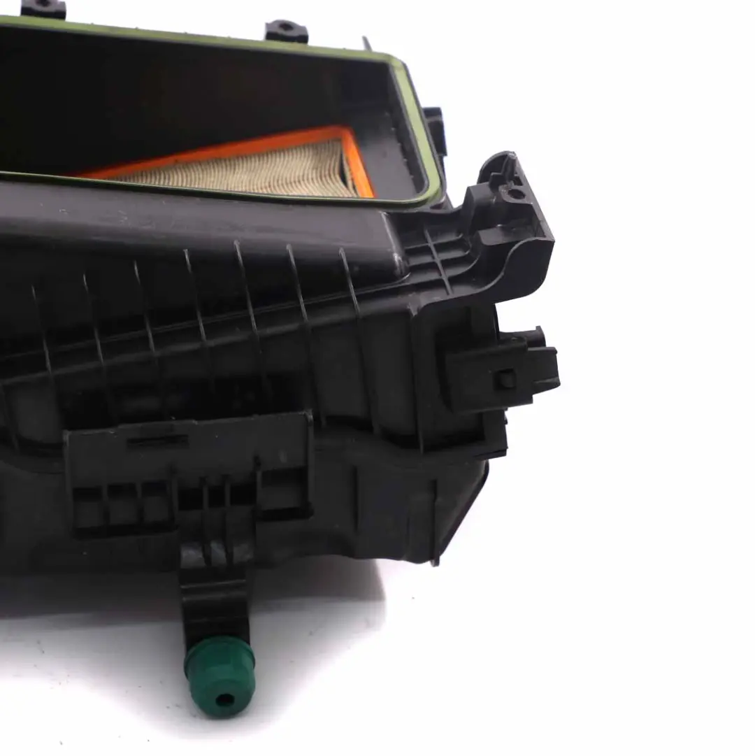 OM654 Caja del filtro de aire Tapa para Mercedes Vito W447 con número de pieza A4475281900 Mercedes Vito W447 OM654 Caja del filtro de aire Tapa - SKU A4475281900 - Número de pieza A4475281900