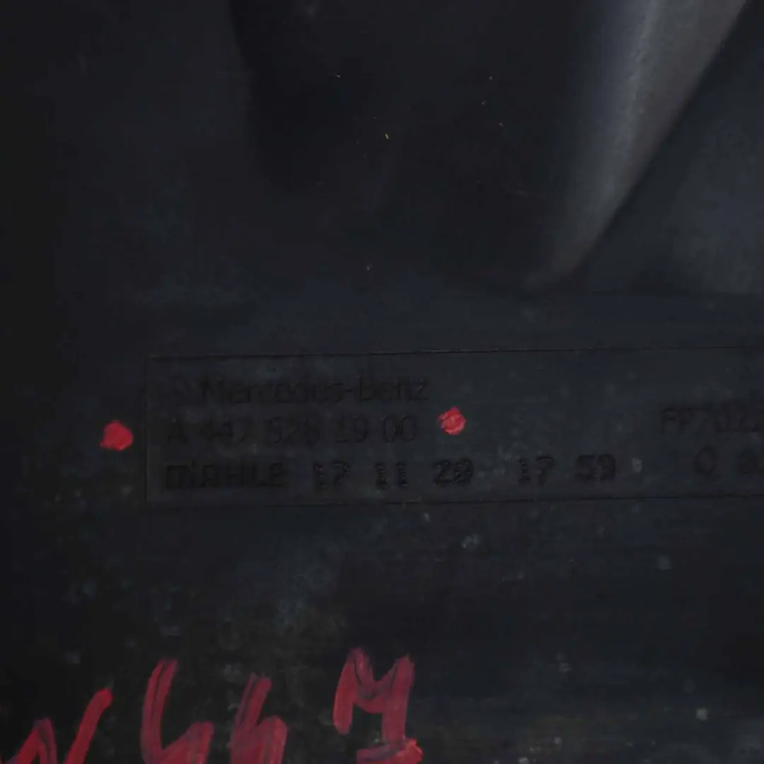 OM654 Luft filter kasten Gehäuse abdeckung für Mercedes Vito W447 mit Teilenummer A4475281900 Mercedes Vito W447 OM654 Luft filter kasten Gehäuse abdeckung - SKU A4475281900 - Teilenummer A4475281900