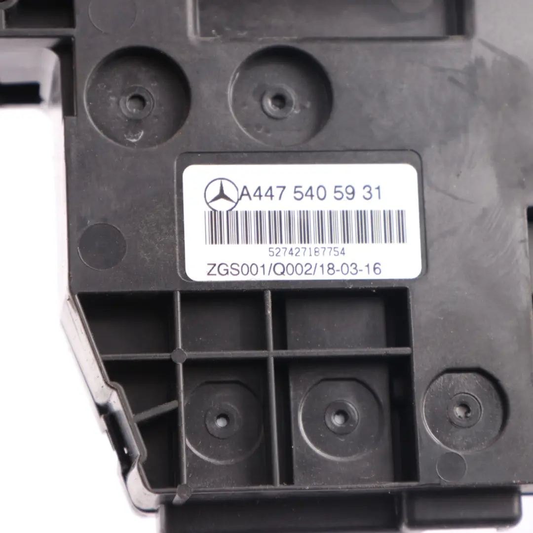 Sicherung Relaiskasten Modul für Mercedes Vito W447 mit Teilenummer A4475405931 Mercedes Vito W447 Sicherung Relaiskasten Modul - SKU A4475405931 - Teilenummer A4475405931