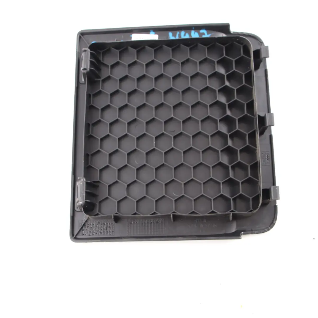 Sedile Base Batteria Rivestimento Sinistro Destro per Mercedes Vito W447 con numero di parte A4475410005 Mercedes Vito W447 Sedile Base Batteria Rivestimento Sinistro Destro - SKU A4475410005 - Numero di parte A4475410005