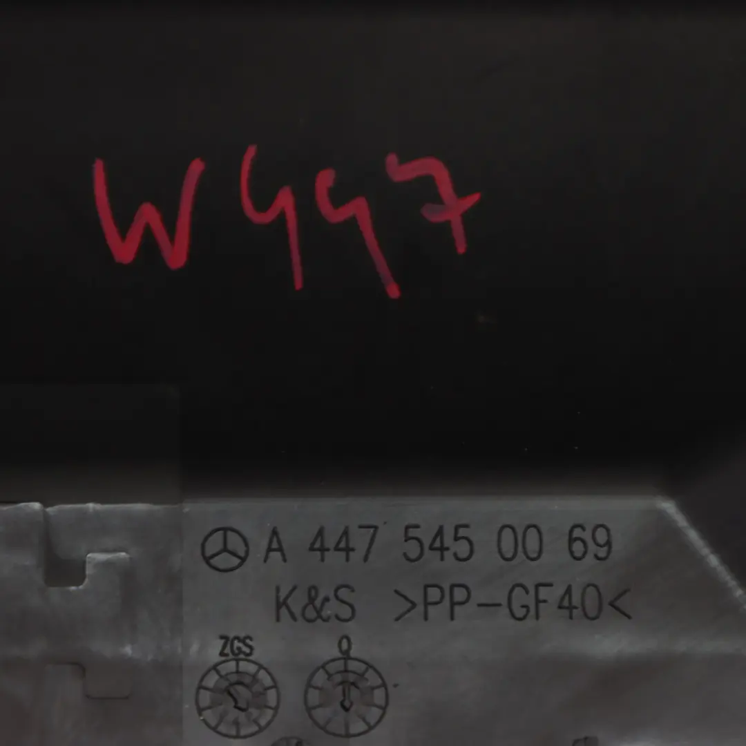 Boîte fusibles l'unité contrôle dans compartiment pour Mercedes Vito W447 à propos du numéro de pièce A4475450069 Mercedes Vito W447 Boîte fusibles l'unité contrôle dans compartiment - SKU A4475450069 - Numéro de pièce A4475450069
