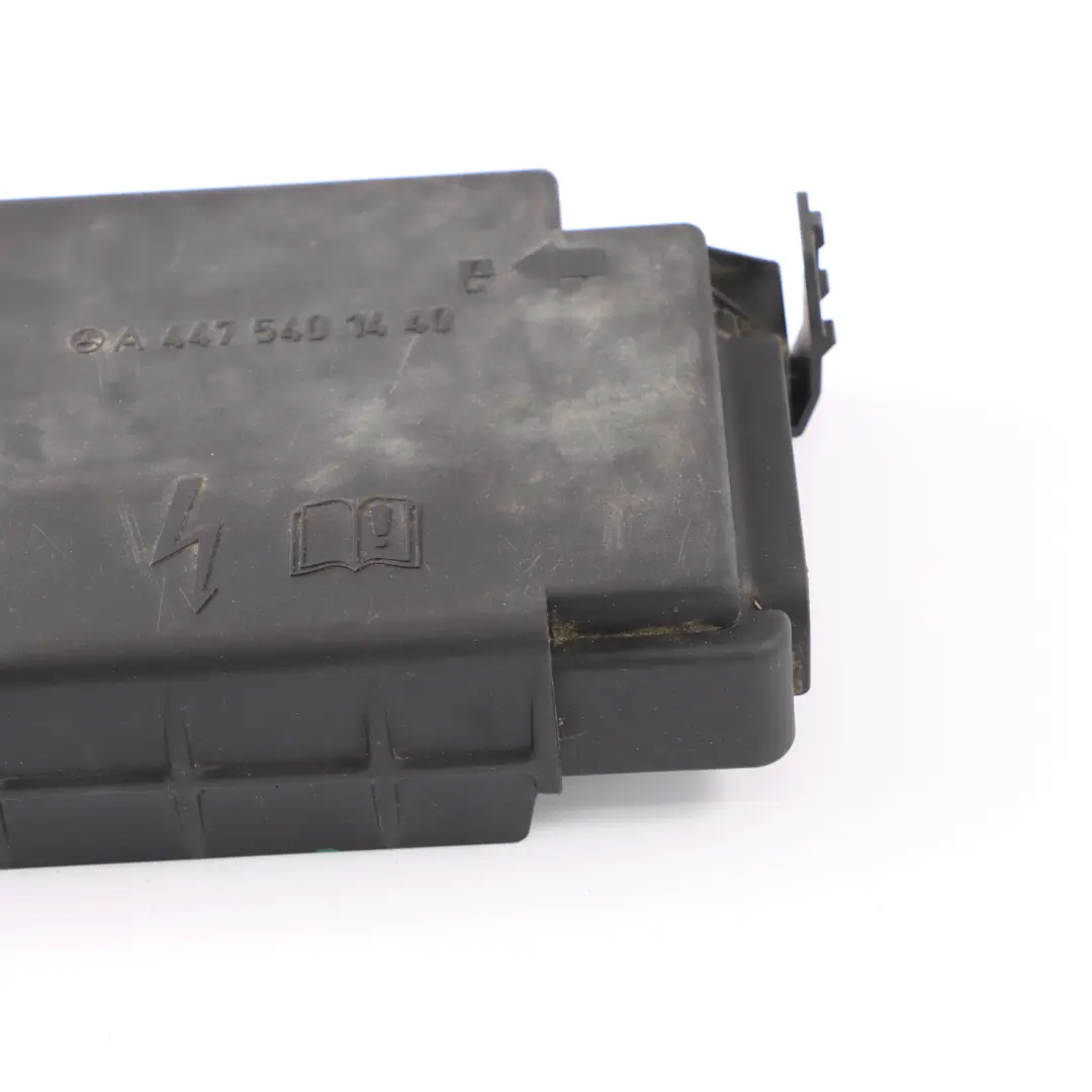 Boîte À Fusibles Module Couvercle Garniture Coffre pour Mercedes W447 à propos du numéro de pièce A4475460064 Mercedes W447 Boîte À Fusibles Module Couvercle Garniture Coffre - SKU A4475460064 - Numéro de pièce A4475460064