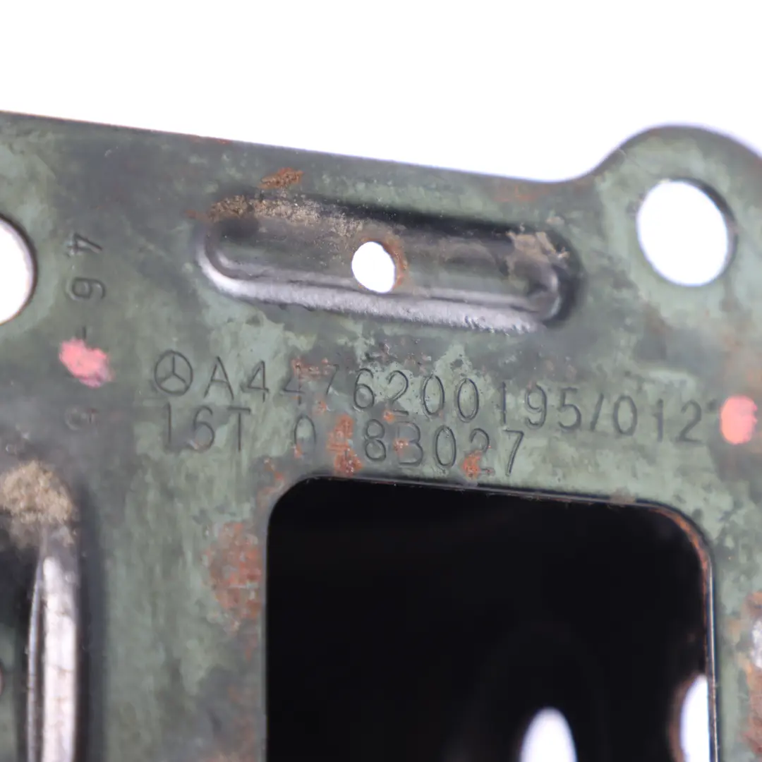 Ammortizzatore Mercedes W447 Assale anteriore Sottotelaio destra per con numero di parte A4476200095 Ammortizzatore Mercedes W447 Assale anteriore Sottotelaio destra - SKU A4476200195 - Numero di parte A4476200095