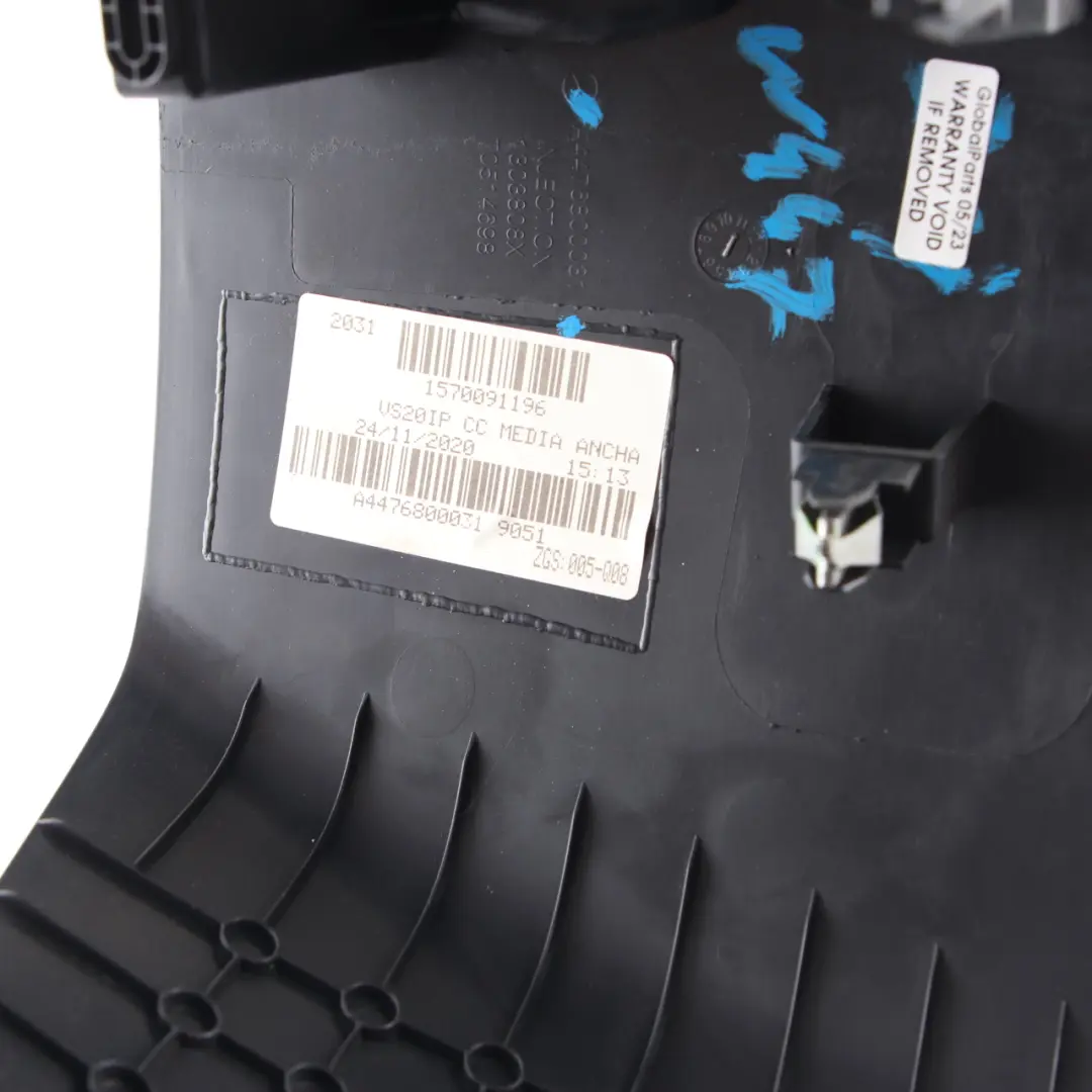 Mercedes W447 Consola Central Panel Tapa Inferior Embellecedor Negro - SKU A4476800031 - Número de pieza A4476800031