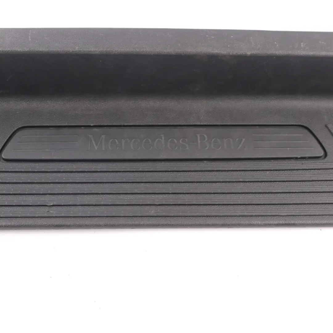 Mercedes Vito W447 Couvercle de porte coulissante latérale Plaque marche gauche - SKU A4476803106 - Numéro de pièce A4476803106