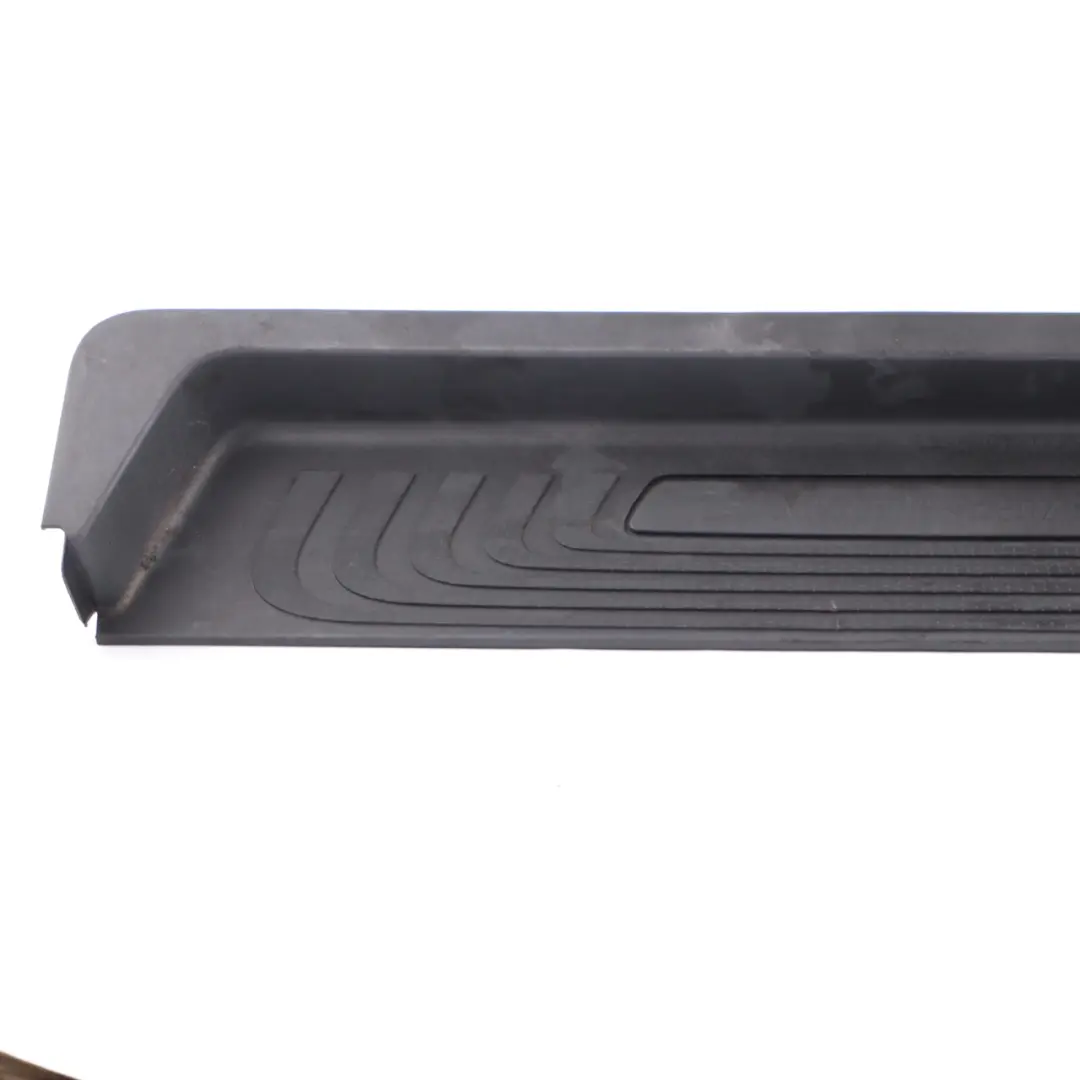 Step Plate Front Right Door Entrance Cover Panel para Mercedes W447 con número de pieza A4476803206 Mercedes W447 Step Plate Front Right Door Entrance Cover Panel - SKU A4476803206 - Número de pieza A4476803206