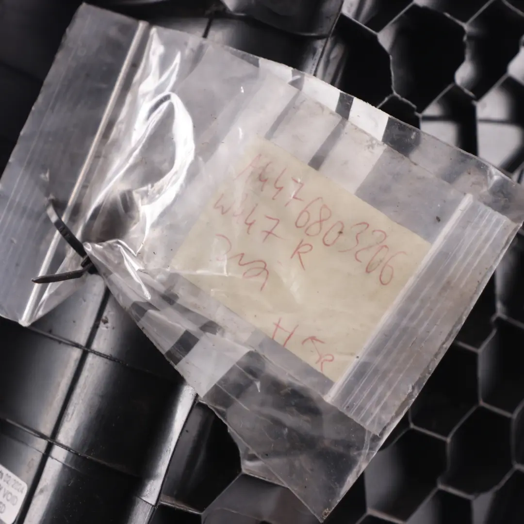 Trittbrett Vorne Rechts Tür Eingang Abdeckung Panel für Mercedes W447 mit Teilenummer A4476803206 Mercedes W447 Trittbrett Vorne Rechts Tür Eingang Abdeckung Panel - SKU A4476803206 - Teilenummer A4476803206