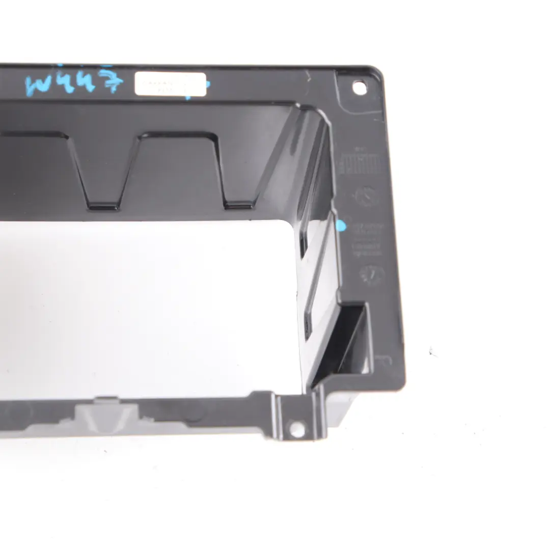 Radio Stereo Halterung Rahmen Umgebung Trim für Mercedes Vito W447 mit Teilenummer A4476890031 Mercedes Vito W447 Radio Stereo Halterung Rahmen Umgebung Trim - SKU A4476890031 - Teilenummer A4476890031