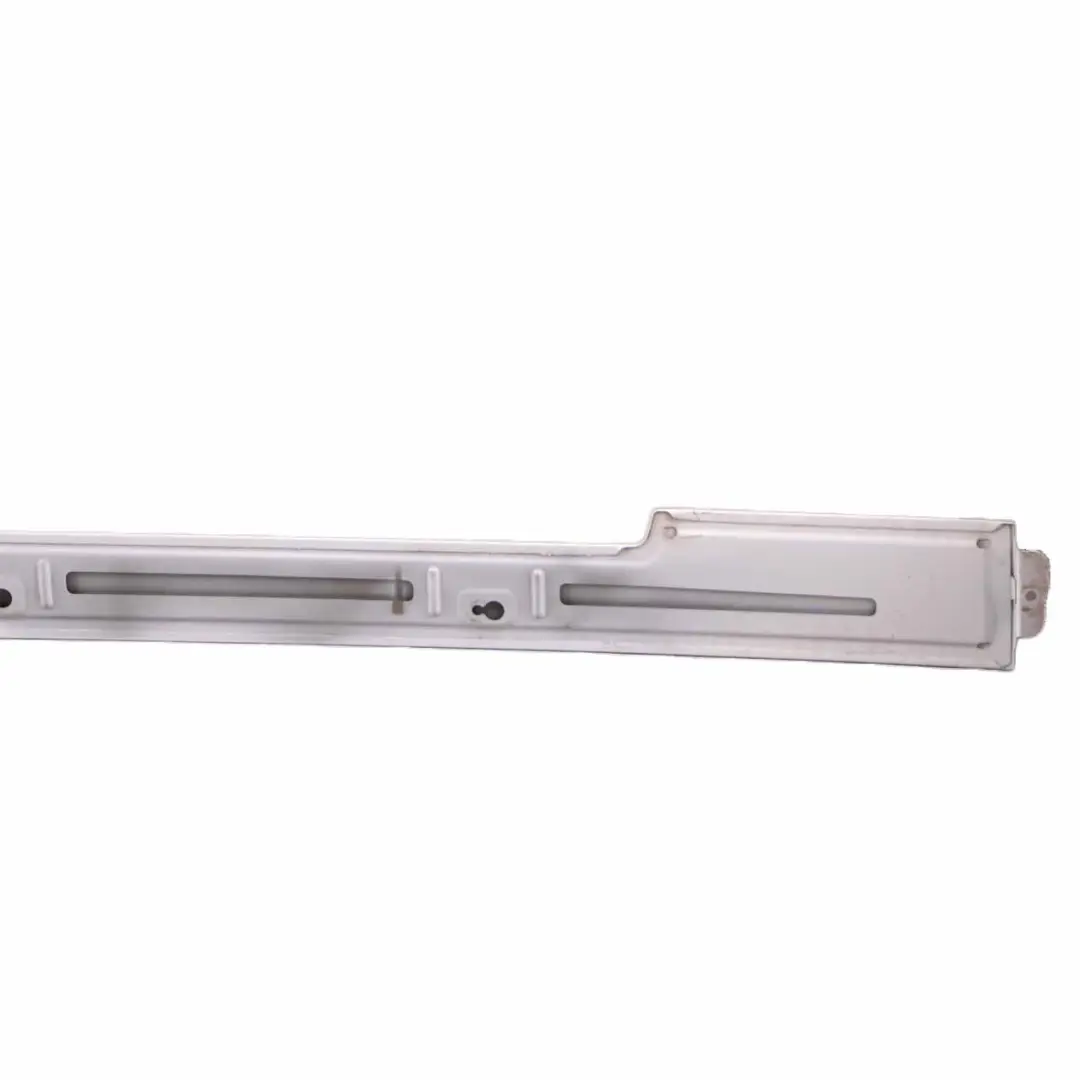 Rail de garniture porte coulissante arriere gauche panneau pour Mercedes Vito W639 à propos du numéro de pièce A4476900270 Mercedes Vito W639 Rail de garniture porte coulissante arriere gauche panneau - SKU A4476900270-ARW - Numéro de pièce A4476900270