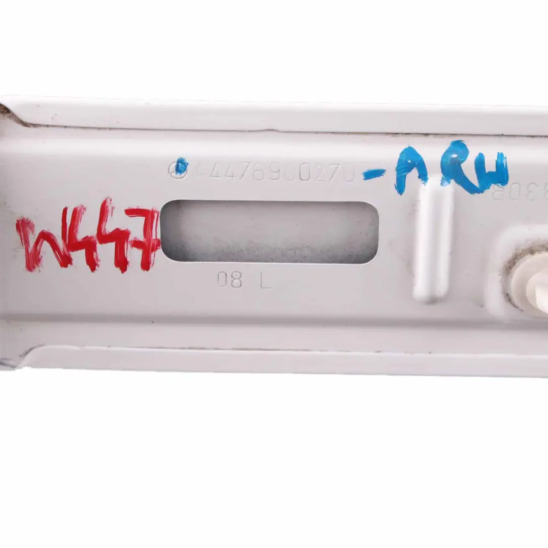 Rail de garniture porte coulissante arriere gauche panneau pour Mercedes Vito W639 à propos du numéro de pièce A4476900270 Mercedes Vito W639 Rail de garniture porte coulissante arriere gauche panneau - SKU A4476900270-ARW - Numéro de pièce A4476900270