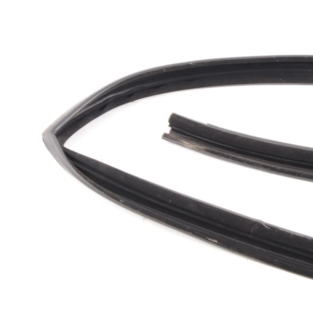 Window Seal Front Left Door to Mercedes Vito W447 with Part number A4477200017 Mercedes Vito W447 Window Seal Front Left Door - SKU A4477200017 - Part number A4477200017