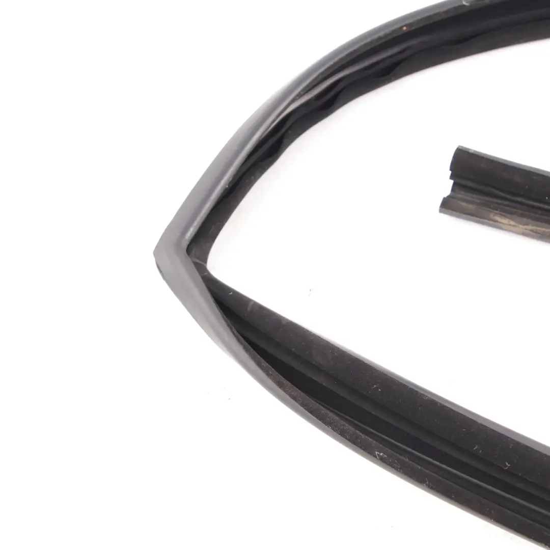 Fensterdichtung vorne links Tür für Mercedes Vito W447 mit Teilenummer A4477200017 Mercedes Vito W447 Fensterdichtung vorne links Tür - SKU A4477200017 - Teilenummer A4477200017