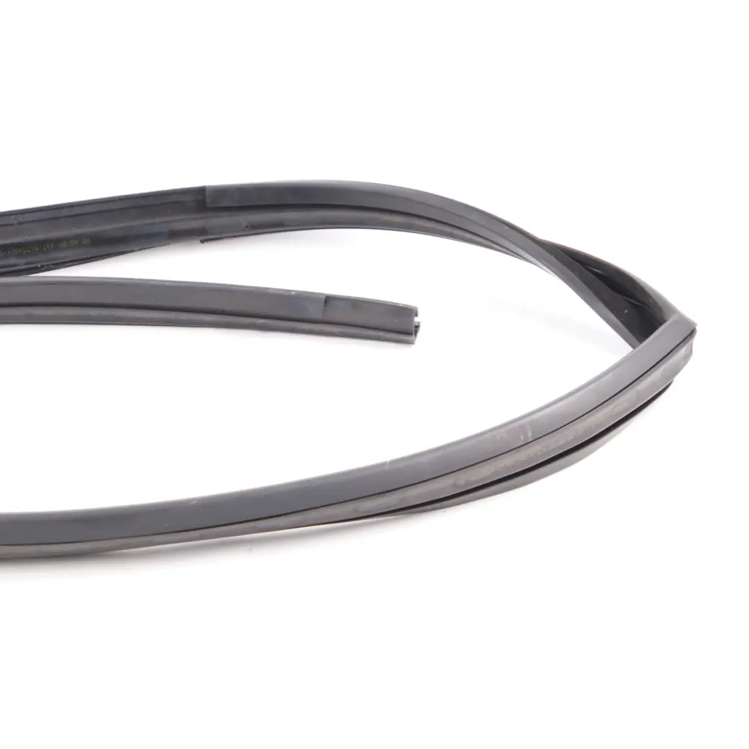 Guarnizione Finestra Porta Anteriore Sinistra per Mercedes Vito W447 con numero di parte A4477200017 Mercedes Vito W447 Guarnizione Finestra Porta Anteriore Sinistra - SKU A4477200017 - Numero di parte A4477200017