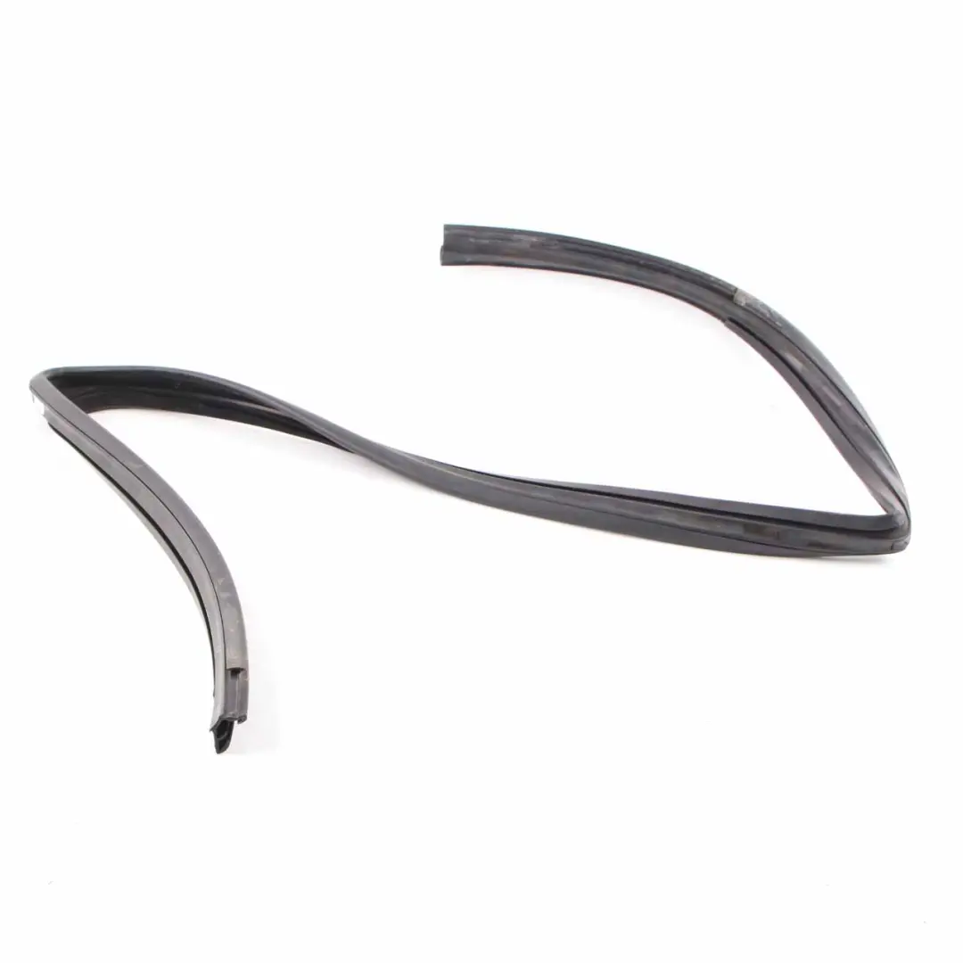 Guarnizione finestrino della porta anteriore destra tenuta per Mercedes Vito W447 con numero di parte A4477200117 Mercedes Vito W447 Guarnizione finestrino della porta anteriore destra tenuta - SKU A4477200117 - Numero di parte A4477200117