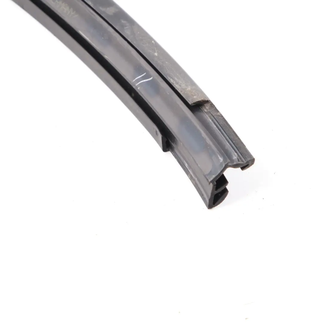 Window Seal Front Right Door Sealing Gasket to Mercedes Vito W447 with Part number A4477200117 Mercedes Vito W447 Window Seal Front Right Door Sealing Gasket - SKU A4477200117 - Part number A4477200117