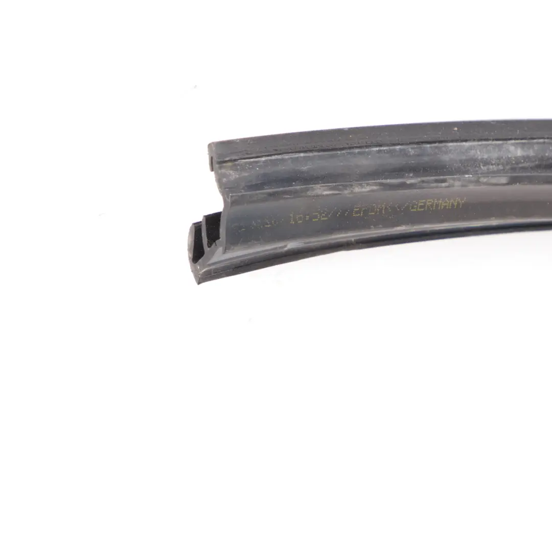 Ventana Sello Puerta Delantera Derecha Junta de Sellado para Mercedes Vito W447 con número de pieza A4477200117 Mercedes Vito W447 Ventana Sello Puerta Delantera Derecha Junta de Sellado - SKU A4477200117 - Número de pieza A4477200117