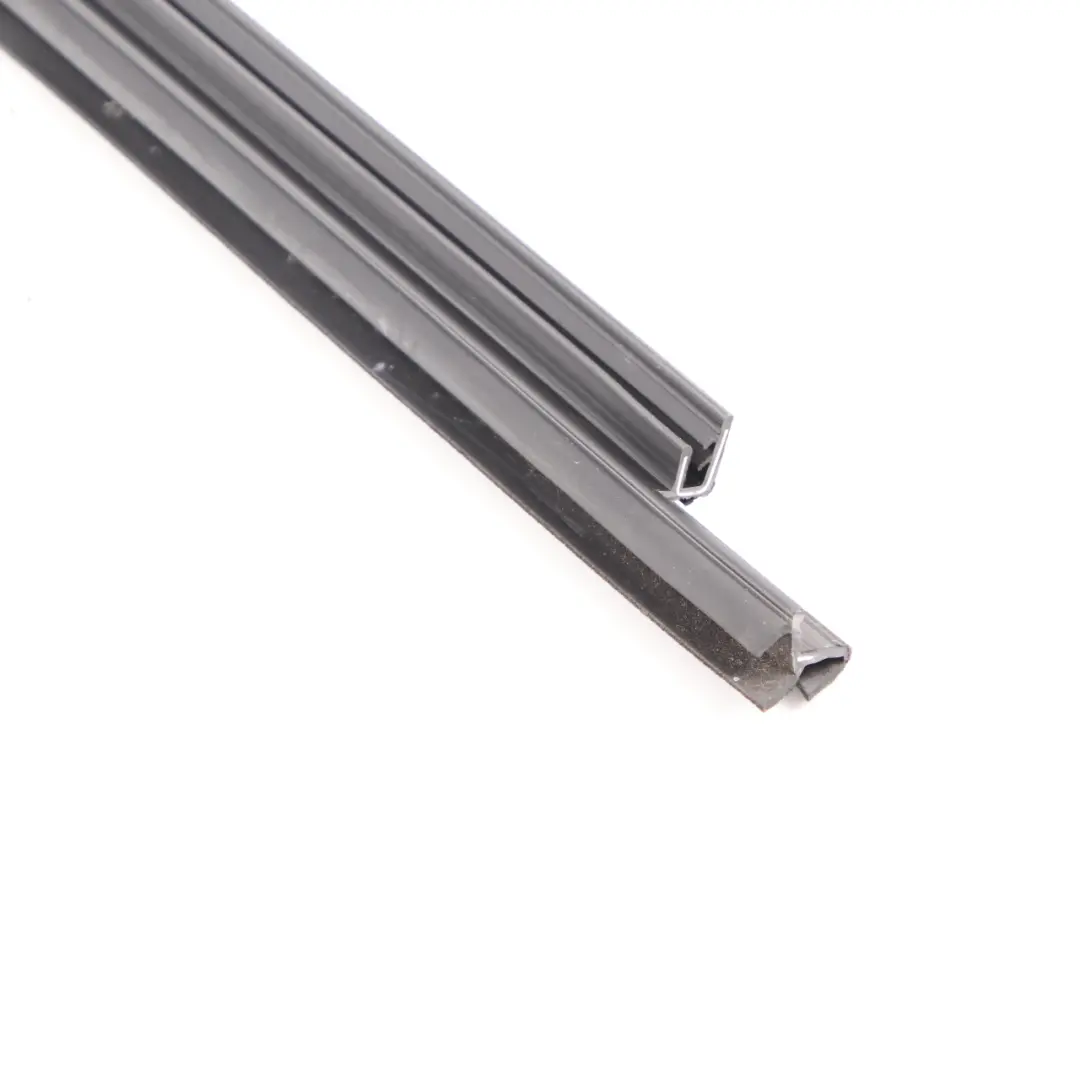 Window Seal Door Front Right O/S Interior Strip to Mercedes Vito W447 with Part number A4477200224 Mercedes Vito W447 Window Seal Door Front Right O/S Interior Strip - SKU A4477200224 - Part number A4477200224