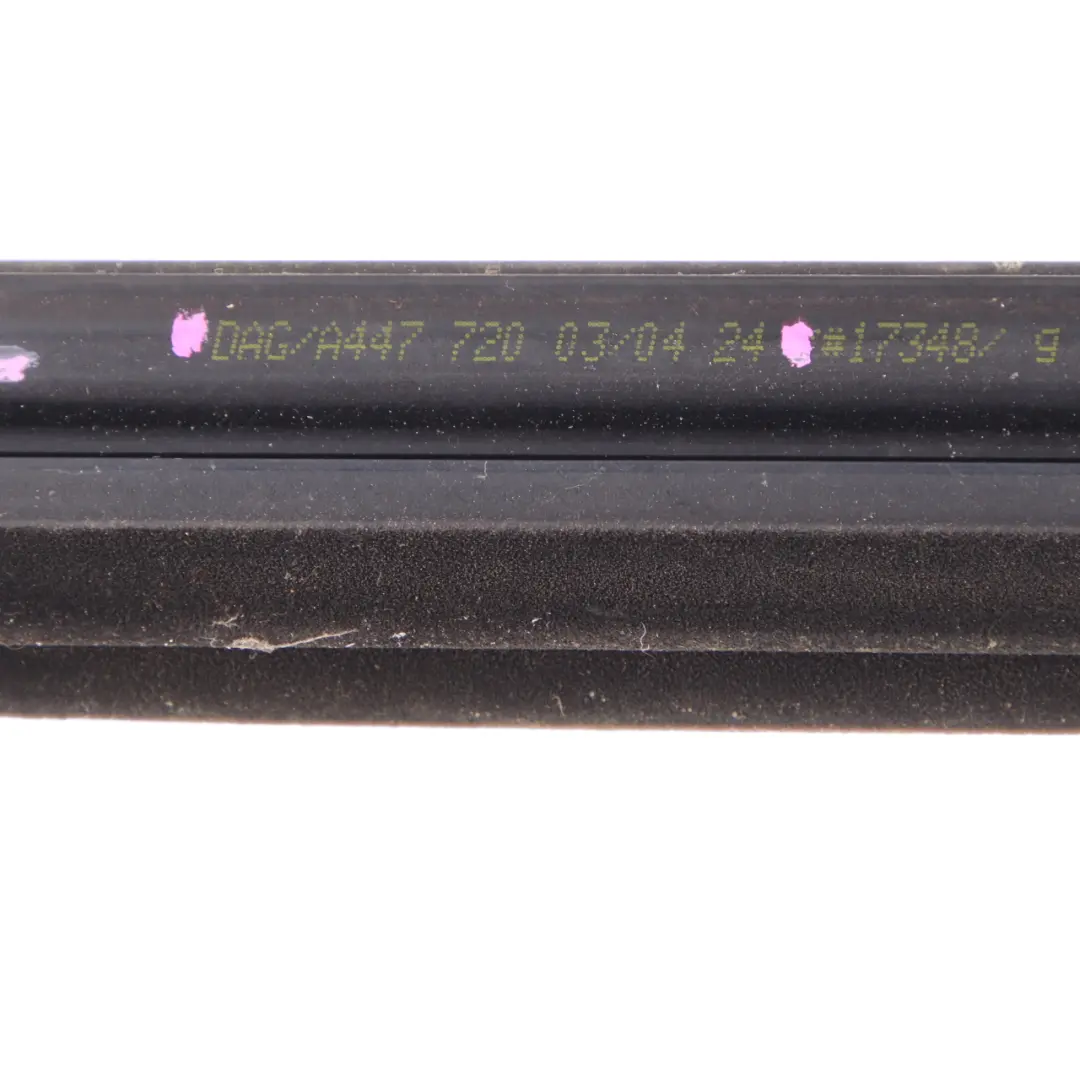 Joint de vitre porte avant gauche pour Mercedes Vito W447 à propos du numéro de pièce A4477200324 Mercedes Vito W447 Joint de vitre porte avant gauche - SKU A4477200324 - Numéro de pièce A4477200324