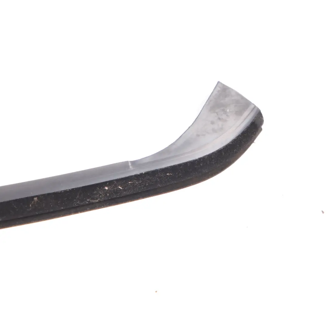 Uszczelka Szyby Drzwi Przód Przednia Prawa do Mercedes Vito W447 o numerze A4477200354 Mercedes Vito W447 Uszczelka Szyby Drzwi Przód Przednia Prawa - SKU A4477200354 - Numer Części A4477200354