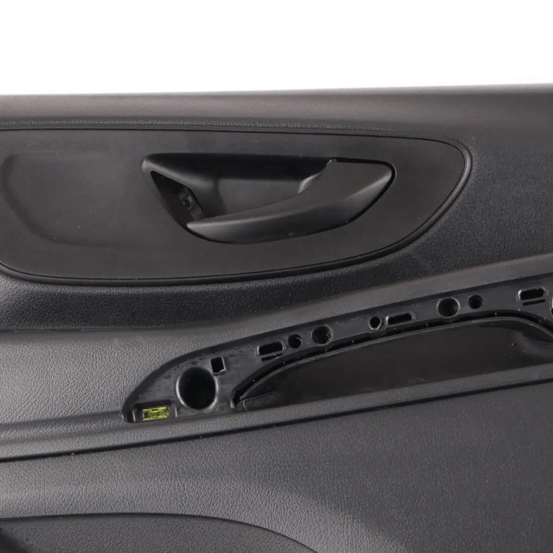 Scheda Porta Anteriore Destra Rivestimento Pannello Trim Nero per Mercedes Vito W447 con numero di parte A4477207200 Mercedes Vito W447 Scheda Porta Anteriore Destra Rivestimento Pannello Trim Nero - SKU A4477207200 - Numero di parte A4477207200