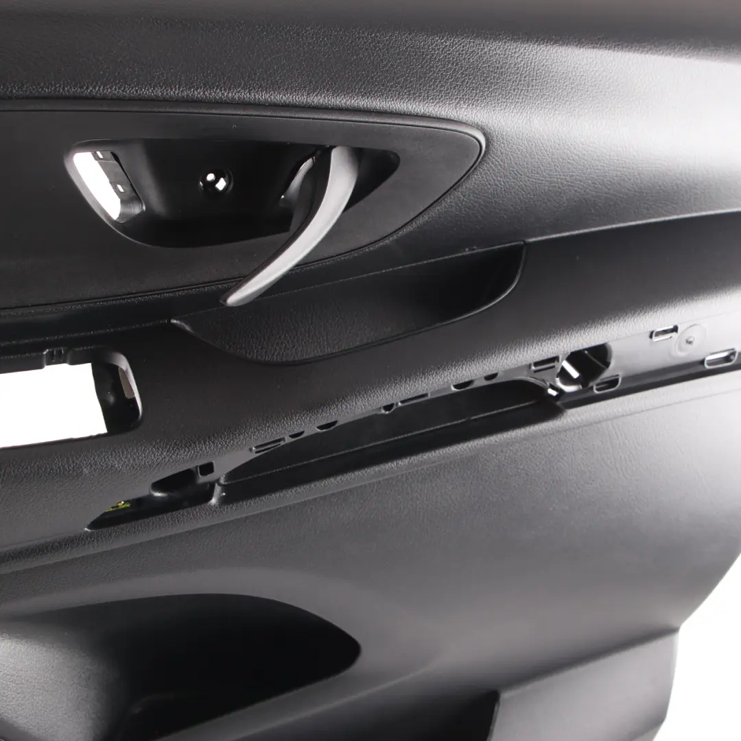 Mercedes Vito W447 Scheda Porta Anteriore Destra Rivestimento Pannello Trim Nero - SKU A4477207200 - Numero di parte A4477207200