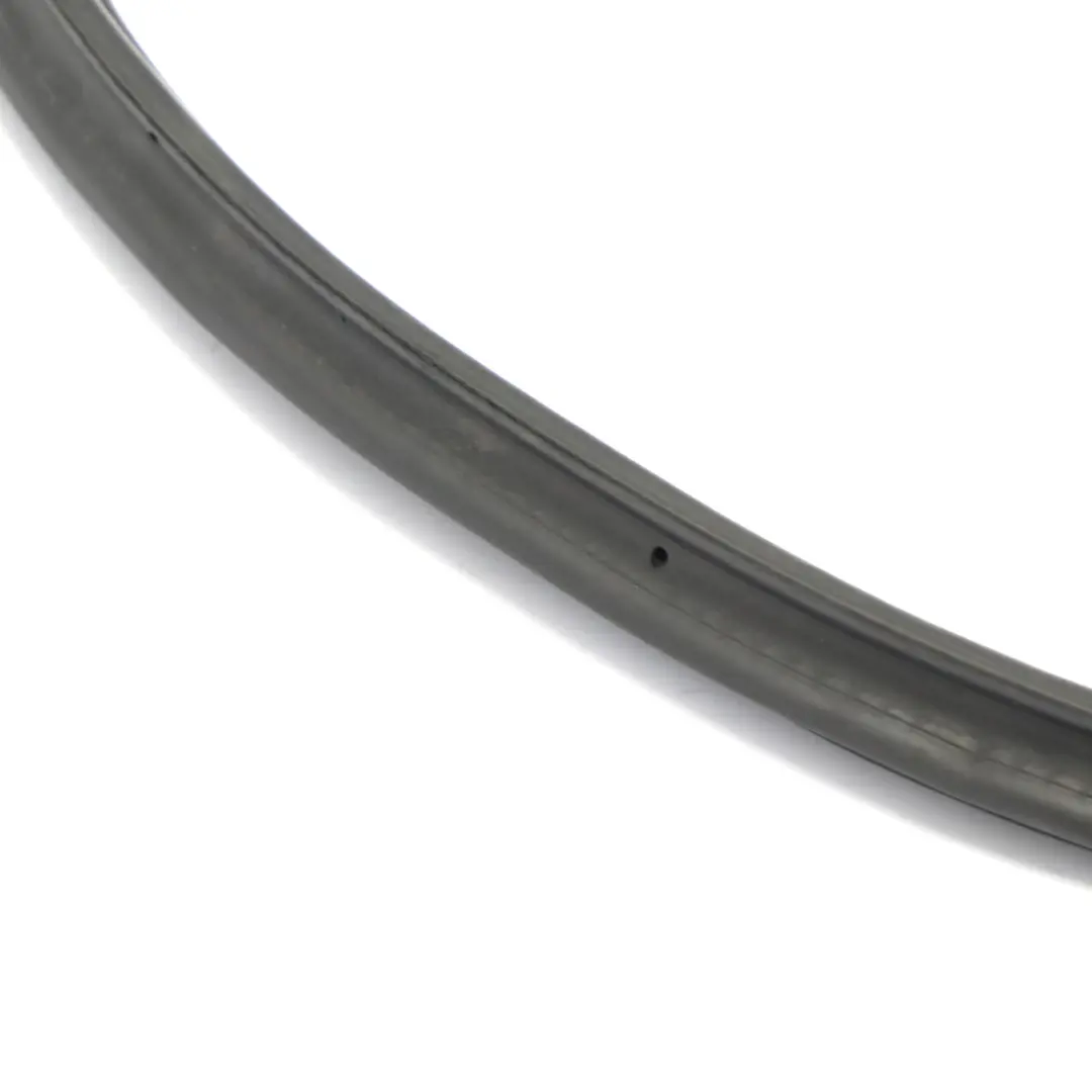 Guarnizione bordo telaio anteriore sinistra destra per Mercedes W447 con numero di parte A4477210600 Mercedes W447 Guarnizione bordo telaio anteriore sinistra destra - SKU A4477210600 - Numero di parte A4477210600