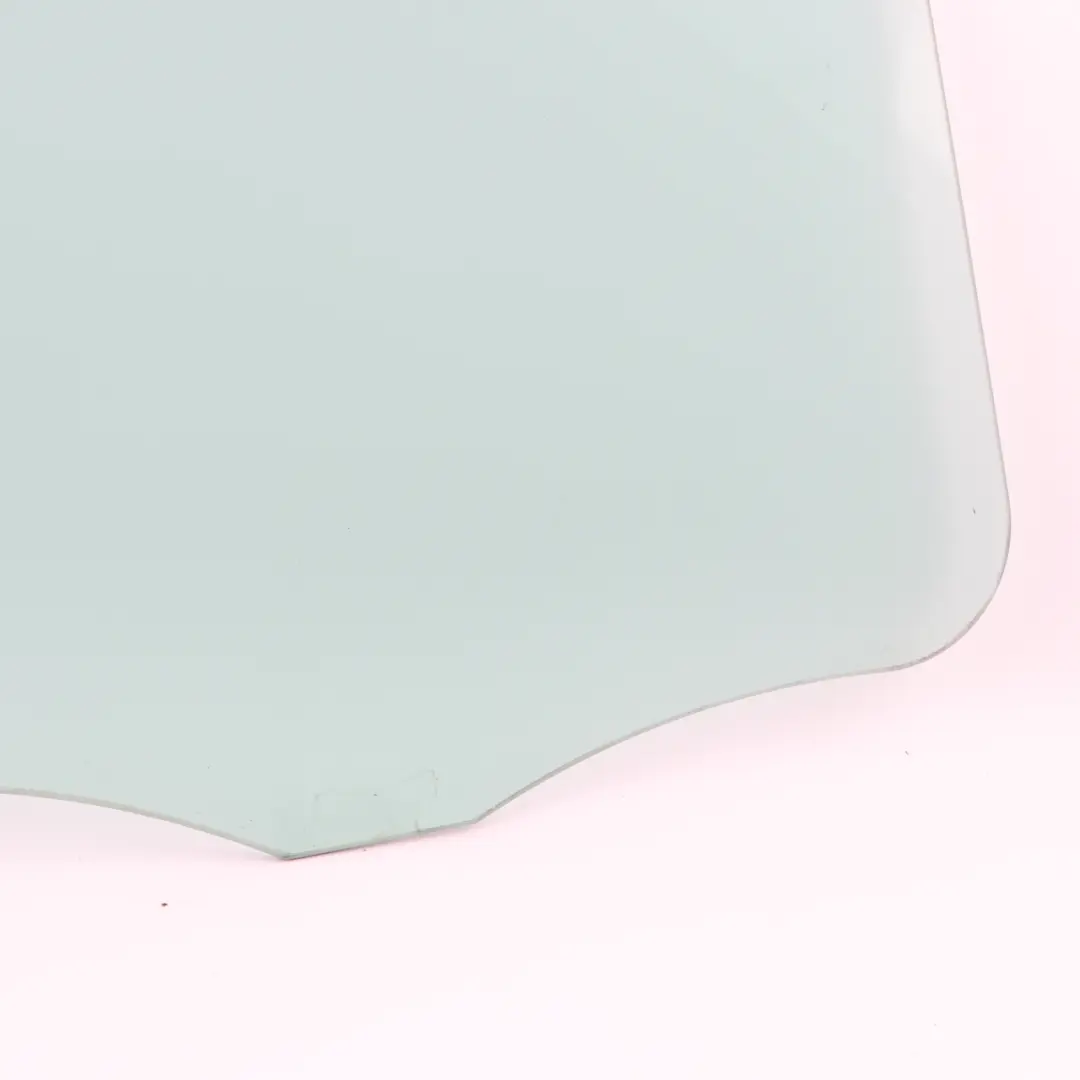 Vitres porte avant droite Glazing AS2 pour Mercedes Vito W447 à propos du numéro de pièce A4477250410 Mercedes Vito W447 Vitres porte avant droite Glazing AS2 - SKU A4477250410 - Numéro de pièce A4477250410