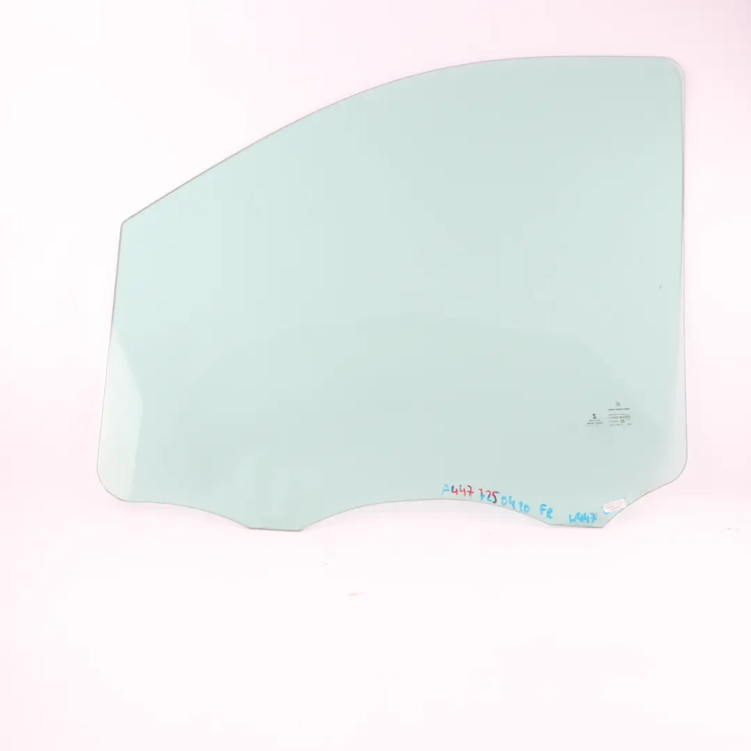 Vitres porte avant droite Glazing AS2 pour Mercedes Vito W447 à propos du numéro de pièce A4477250410 Mercedes Vito W447 Vitres porte avant droite Glazing AS2 - SKU A4477250410 - Numéro de pièce A4477250410