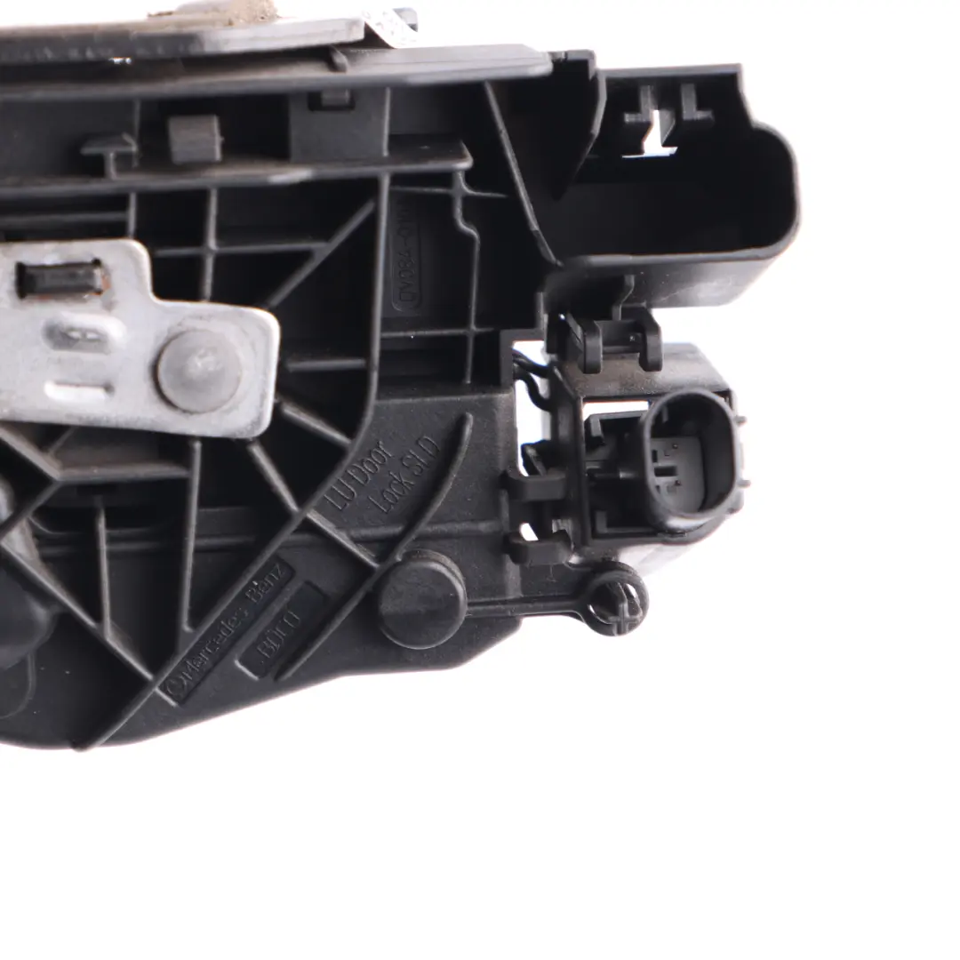 Serratura porta laterale scorrevole sinistra per Mercedes Vito W447 con numero di parte A4477300702 Mercedes Vito W447 Serratura porta laterale scorrevole sinistra - SKU A4477300702 - Numero di parte A4477300702