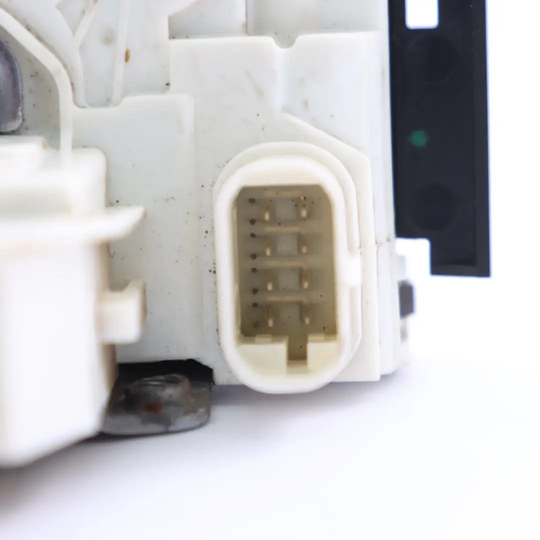 Cerradura Puerta Mercedes Vito W447 Puerta Trasera Derecha Cerradura para con número de pieza A4477304000 Cerradura Puerta Mercedes Vito W447 Puerta Trasera Derecha Cerradura - SKU A4477304000 - Número de pieza A4477304000