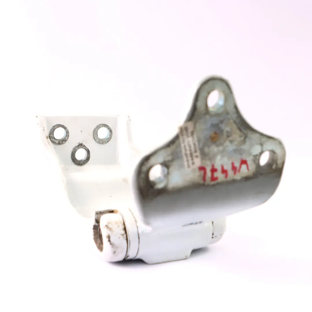 Zawias Drzwi Tylnych Lewych Zawias Dolny do Mercedes Vito W447 o numerze A4477400137 Mercedes Vito W447 Zawias Drzwi Tylnych Lewych Zawias Dolny - SKU A4477400137 - Numer Części A4477400137