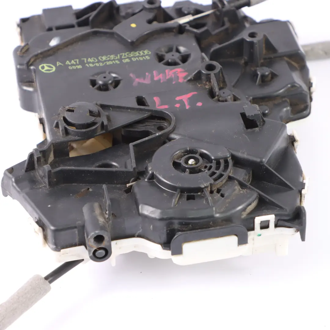 Türschloss Mercedes Vito W447 Hinteres Kofferraum Tür Rechts Schloss für mit Teilenummer A4477400635 Türschloss Mercedes Vito W447 Hinteres Kofferraum Tür Rechts Schloss - SKU A4477400635 - Teilenummer A4477400635