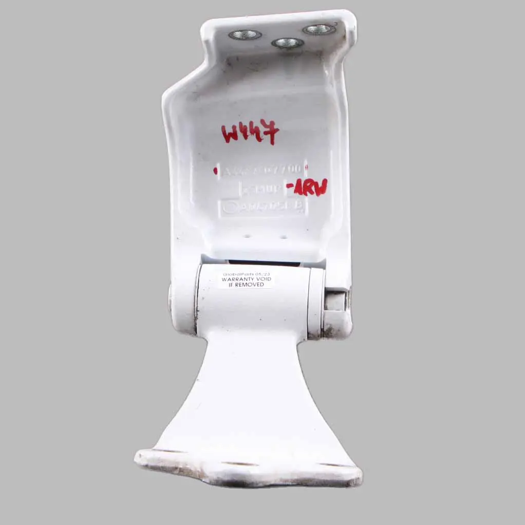 Bisagra Puerta Trasera Inferior Blanco Ártico 9147 para Mercedes W447 con número de pieza A4477407700 Mercedes W447 Bisagra Puerta Trasera Inferior Blanco Ártico 9147 - SKU A4477407700-ARW - Número de pieza A4477407700