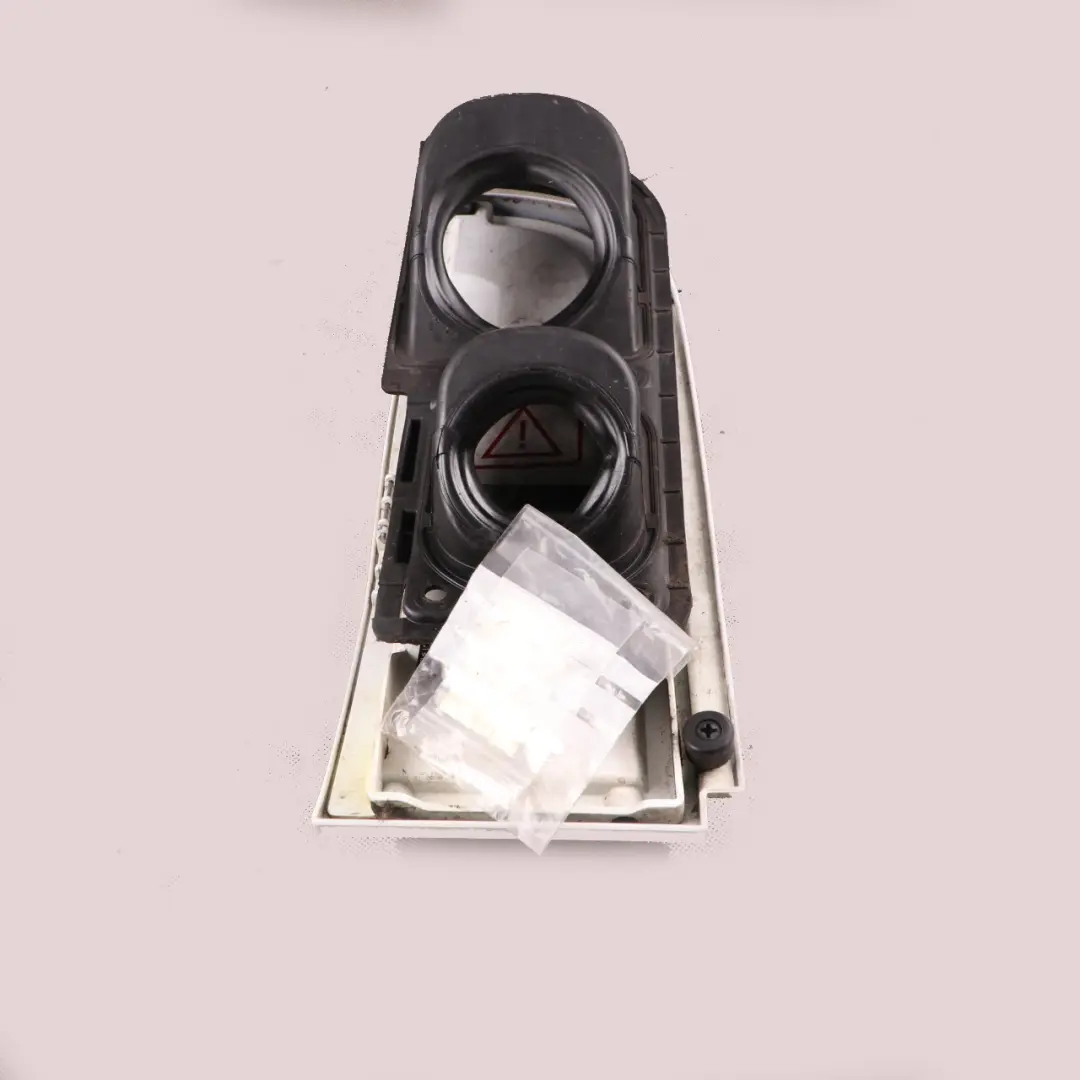 Mercedes Vito W447 Trappe carburant bouchon réservoir blanc arctique - SKU A4477500000-ARW - Numéro de pièce A4477500000