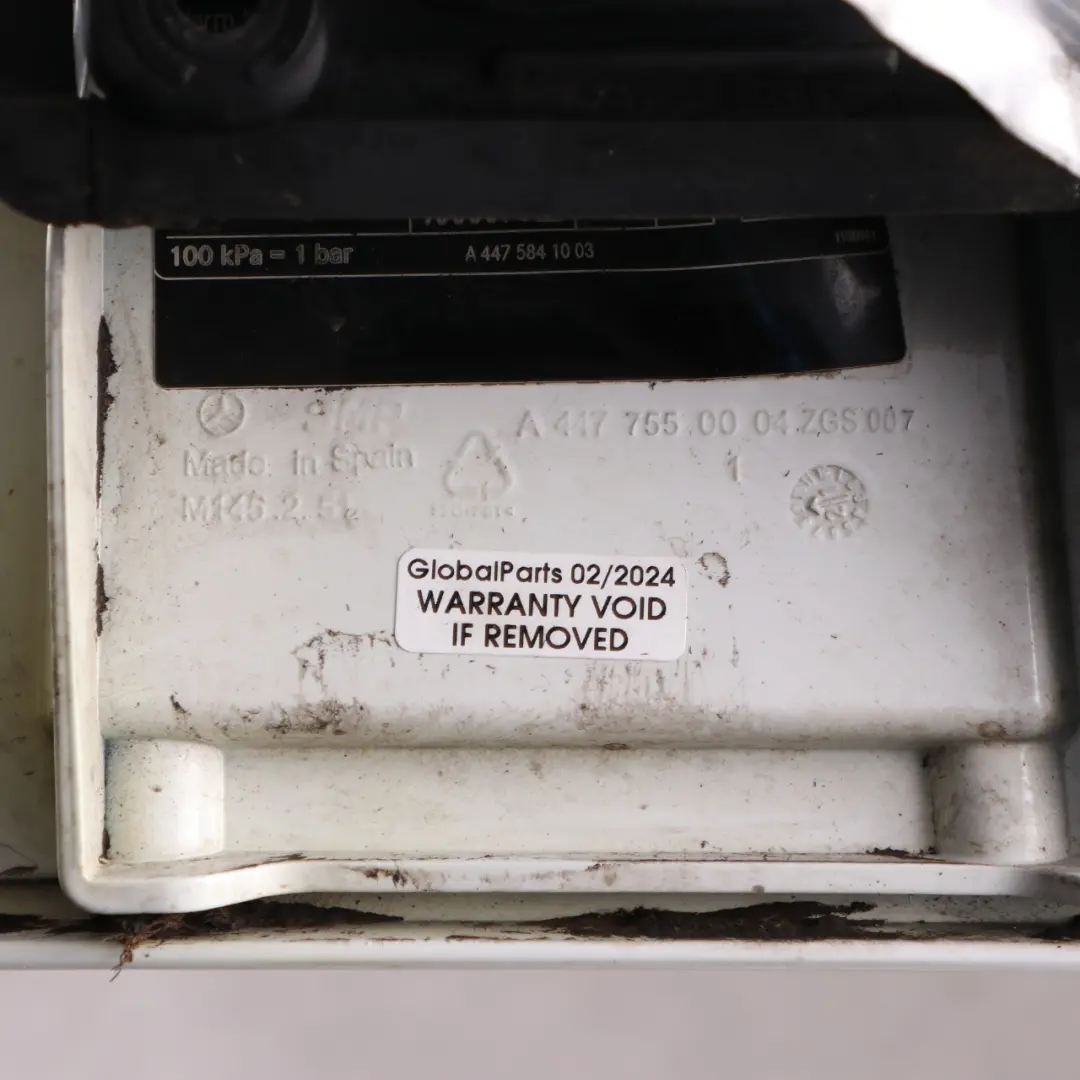 Mercedes Vito W447 Trappe carburant bouchon réservoir blanc arctique - SKU A4477500000-ARW - Numéro de pièce A4477500000