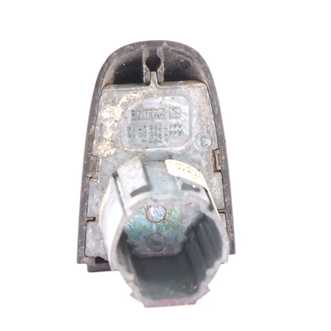 Mercedes Vito W447 Embellecedor tapa tirador puerta lado acompañante - SKU A4477600016 - Número de pieza A4477600016