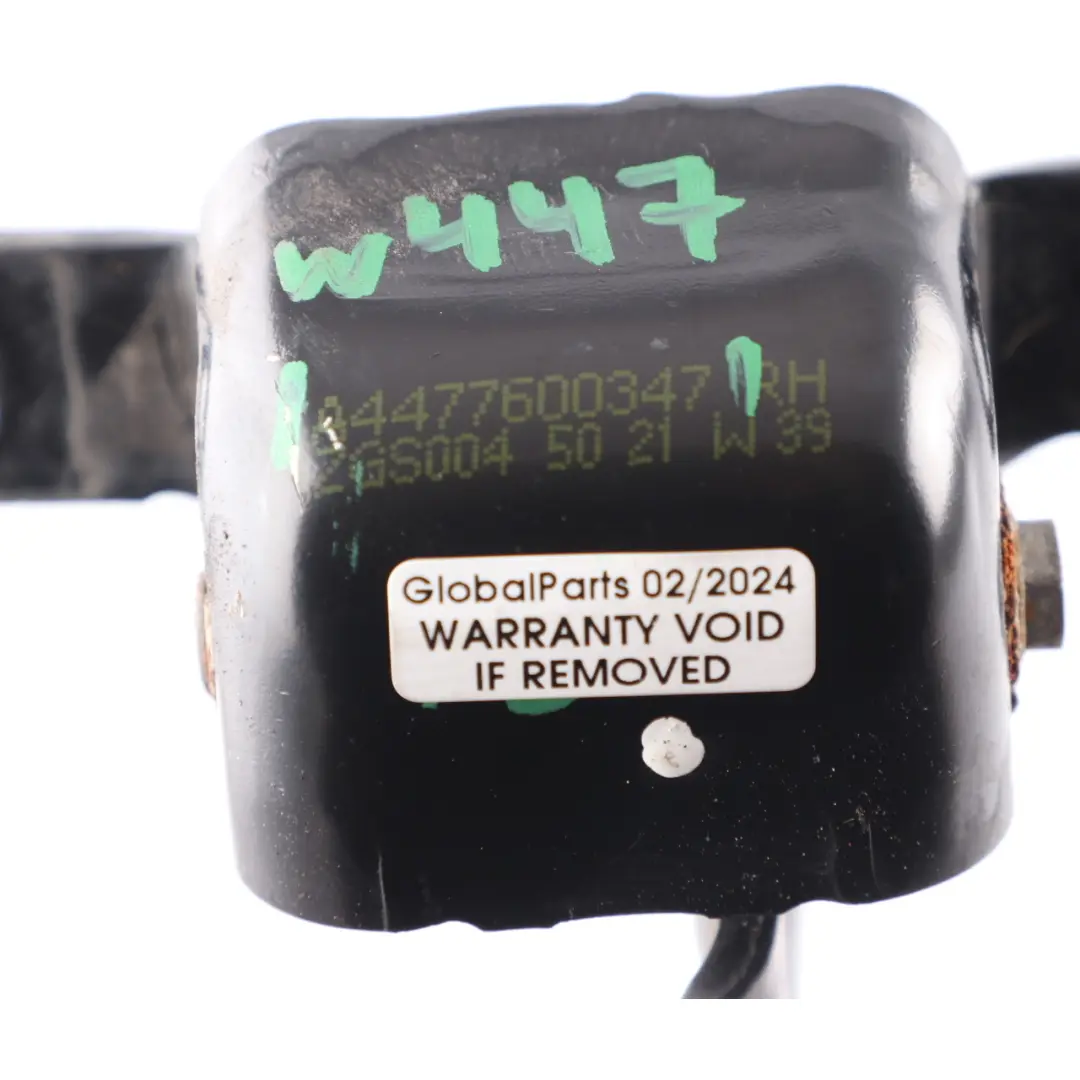 Mercedes Vito W447 Porta laterale scorrevole Guida a rullo centrale destra - SKU A4477600347 - Numero di parte A4477600347