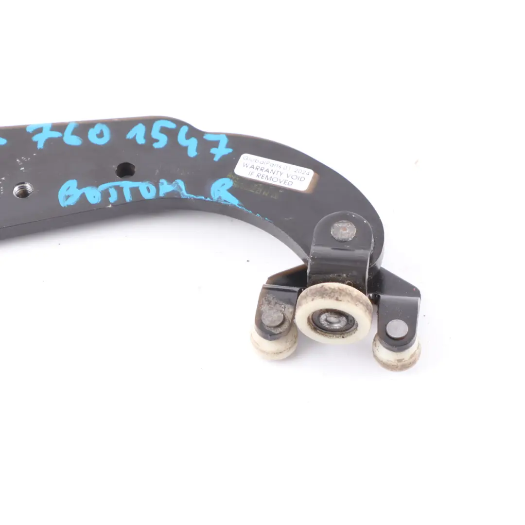 Mercedes Vito W447 Guide Roulette Porte Coulissante Bas Droite - SKU A4477601547 - Numéro de pièce A4477601447