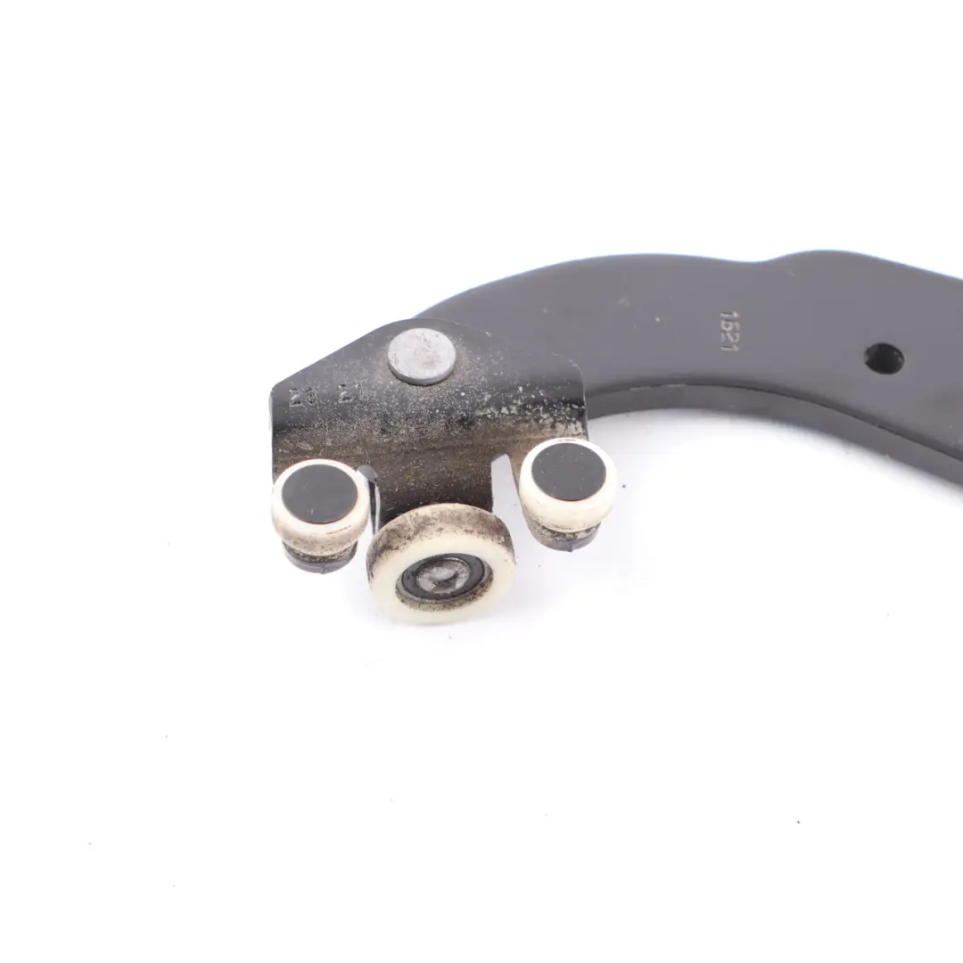 Guía de rodillo puerta corredera inferior derecha para Mercedes Vito W447 con número de pieza A4477601447 Mercedes Vito W447 Guía de rodillo puerta corredera inferior derecha - SKU A4477601547 - Número de pieza A4477601447