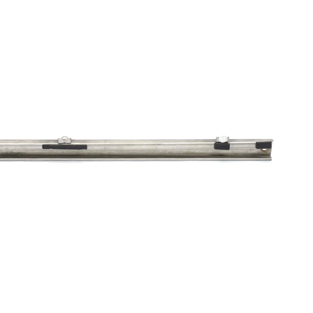 Guida per porta scorrevole Mercedes W447 Guida posteriore sinistra per con numero di parte A4477662100 Guida per porta scorrevole Mercedes W447 Guida posteriore sinistra - SKU A4477662100 - Numero di parte A4477662100