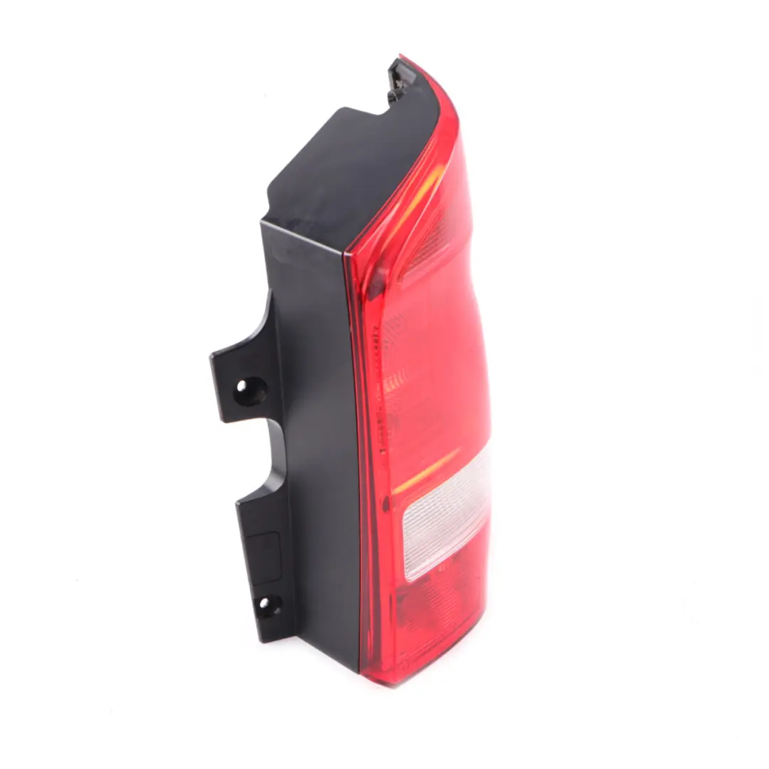 Luz Trasera Derecha Tail Light Side Panel para Mercedes Vito W447 con número de pieza A4478200164 Mercedes Vito W447 Luz Trasera Derecha Tail Light Side Panel - SKU A4478200164 - Número de pieza A4478200164