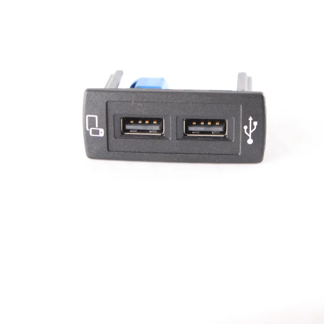 Mercedes Vito W447 USB Port Socket Adapter Plug Connector Unit - SKU A4478200902 - Part number A4478200902
