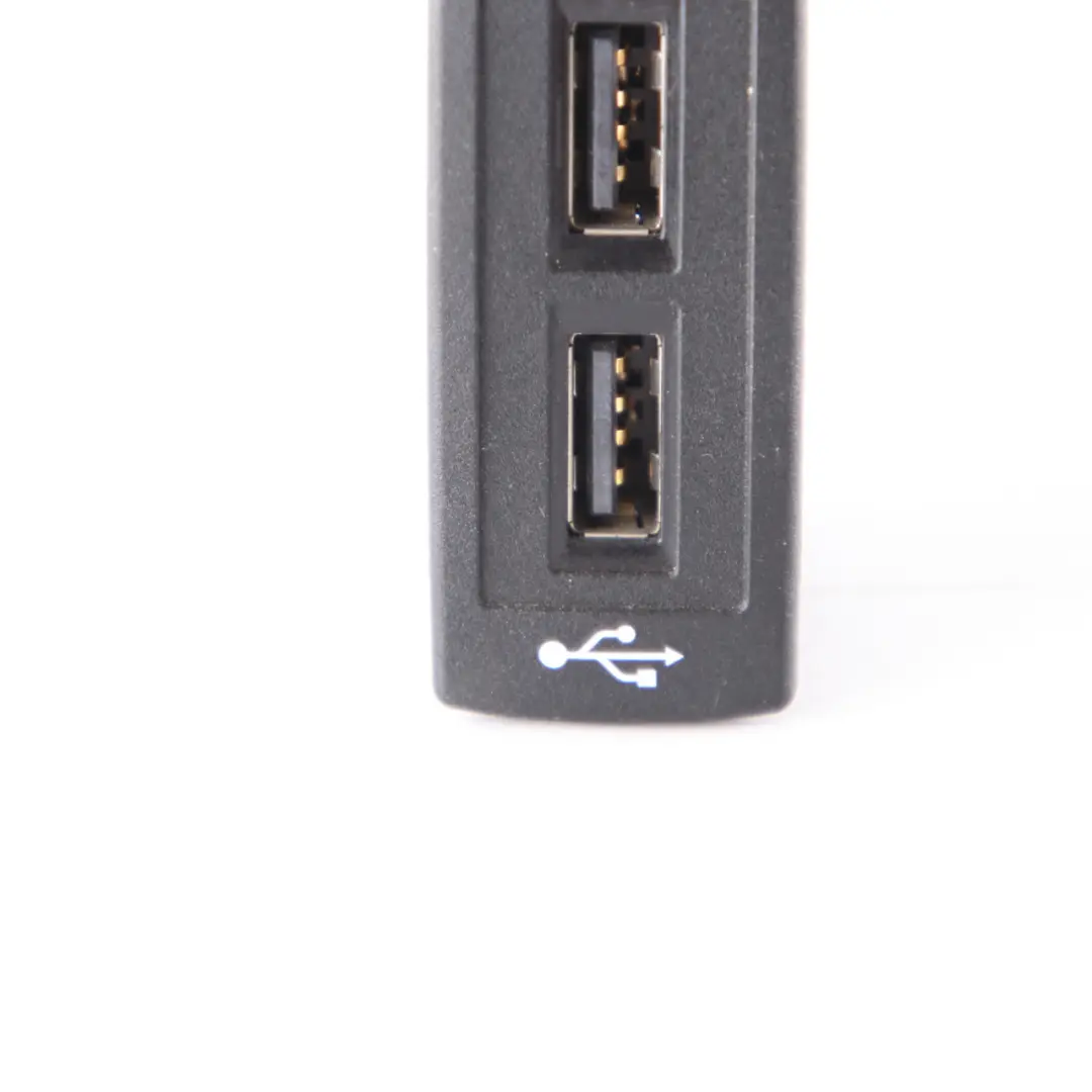 Mercedes Vito W447 Port USB Adaptateur Connecteur Unité - SKU A4478200902 - Numéro de pièce A4478200902