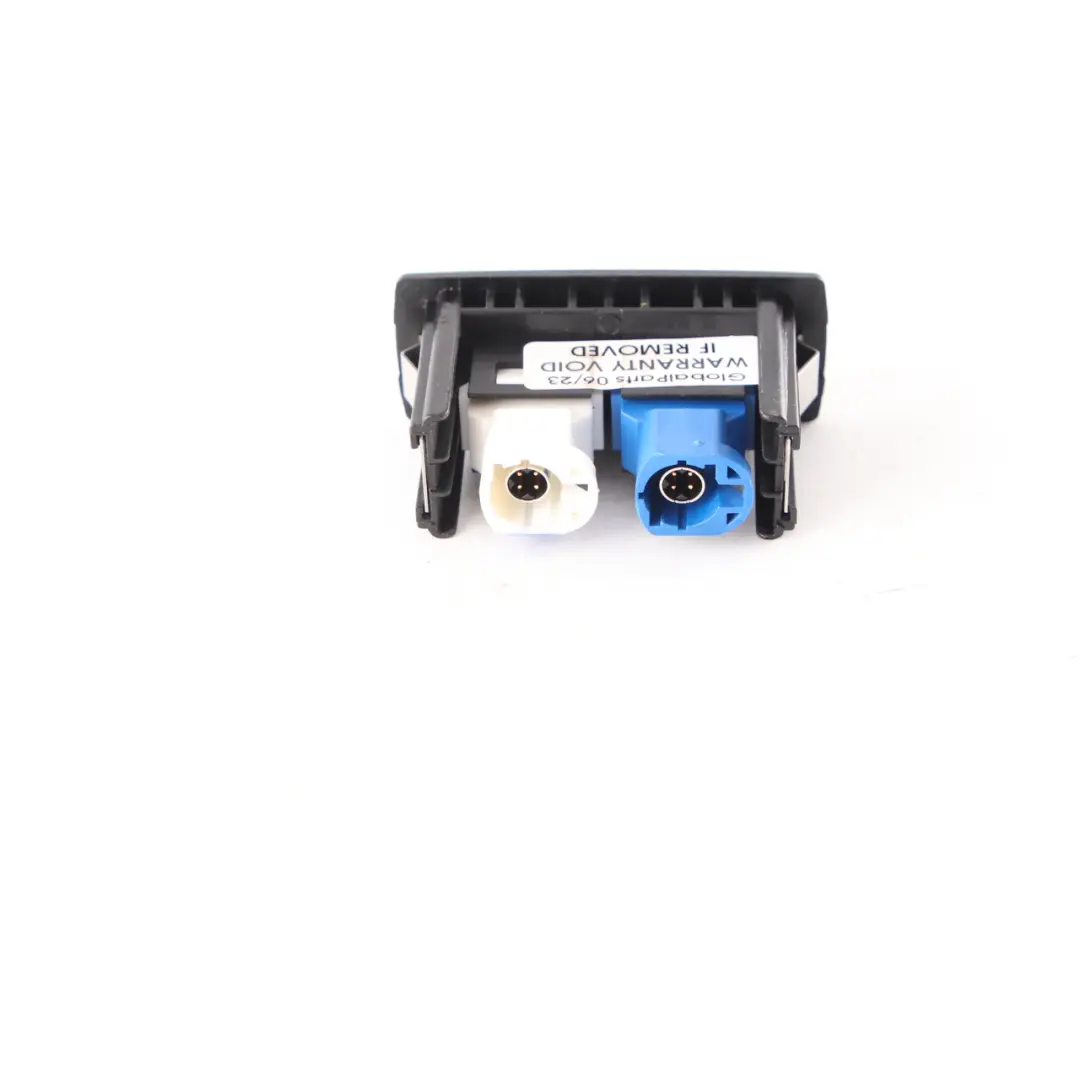 Mercedes Vito W447 USB Port Socket Adapter Plug Connector Unit - SKU A4478200902 - Part number A4478200902